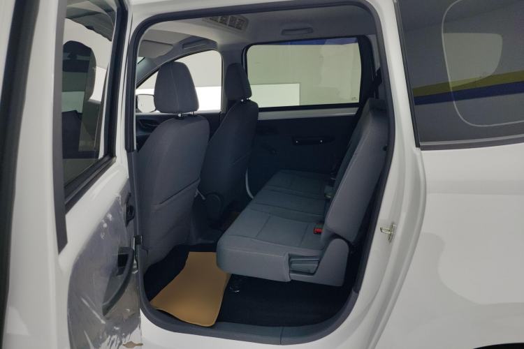 Used Wuling Hongguang New Energy 2024 All-Electric Model 300KM Standard Version Left Rear Seat