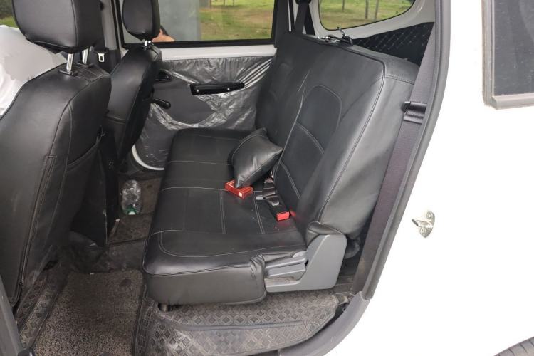 Used Wuling Hongguang New Energy 2024 All-Electric Model 300KM Standard Version Left Rear Seat