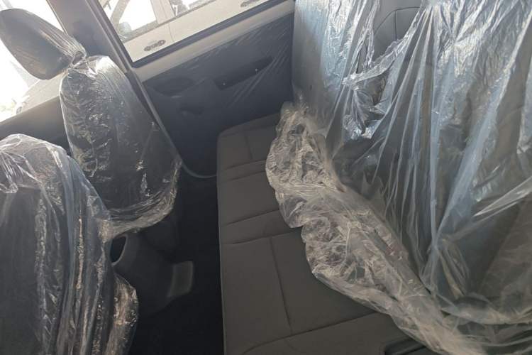Used Wuling Hongguang New Energy 2024 All-Electric Model 300KM Practical Version Left Rear Seat
