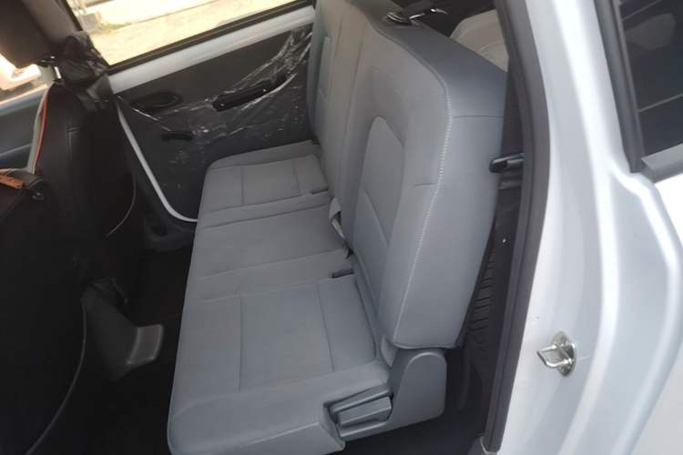 Used Wuling Hongguang New Energy 2024 All-Electric Model 300KM Standard Version Left Rear Seat