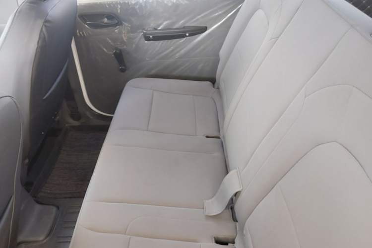 Used Wuling Hongguang New Energy 2024 All-Electric Model 300KM Standard Version Left Rear Seat