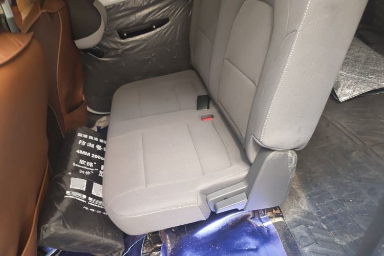Used Wuling Hongguang New Energy 2024 All-Electric Model 300KM Standard Version Left Rear Seat