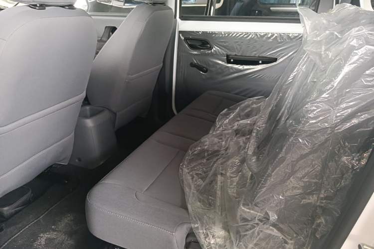 Used Wuling Hongguang New Energy 2024 All-Electric Model 300KM Standard Version Left Rear Seat