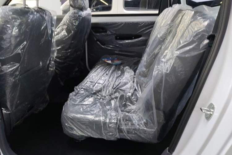 Used Wuling Hongguang New Energy 2024 All-Electric Model 300KM Practical Version Left Rear Seat