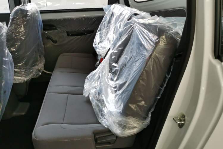 Used Wuling Hongguang New Energy 2024 All-Electric Model 300KM Practical Version Left Rear Seat