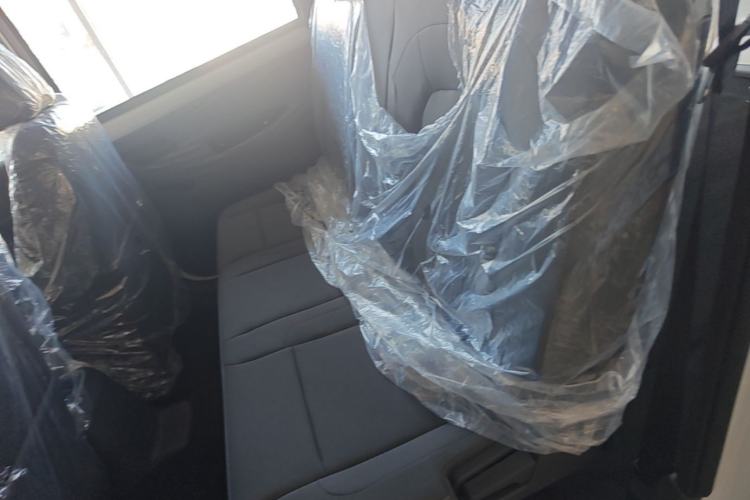 Used Wuling Hongguang New Energy 2024 All-Electric Model 300KM Practical Version Left Rear Seat