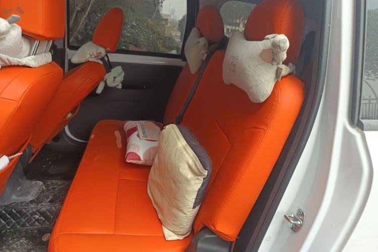 Used Wuling Hongguang New Energy 2024 All-Electric Model 300KM Standard Version Left Rear Seat