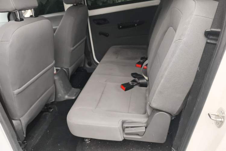 Used Wuling Hongguang New Energy 2024 All-Electric Model 300KM Standard Version Left Rear Seat