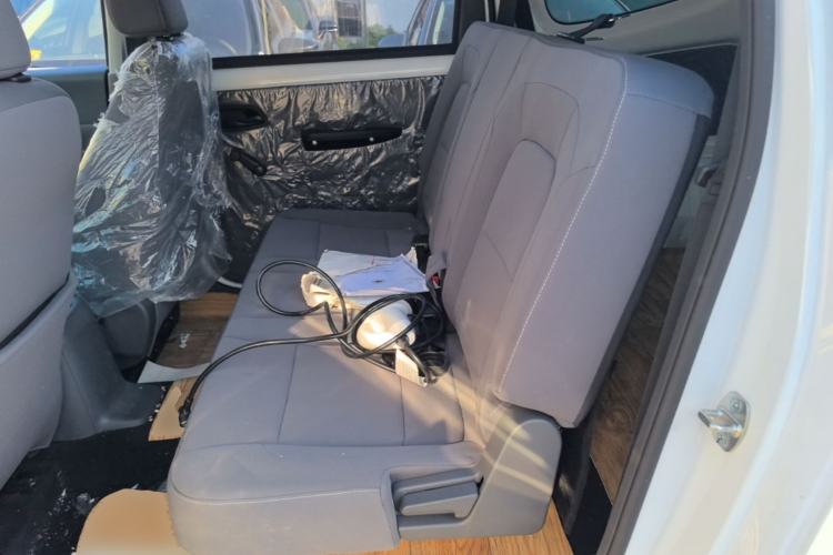 Used Wuling Hongguang New Energy 2024 All-Electric Model 300KM Standard Version Left Rear Seat