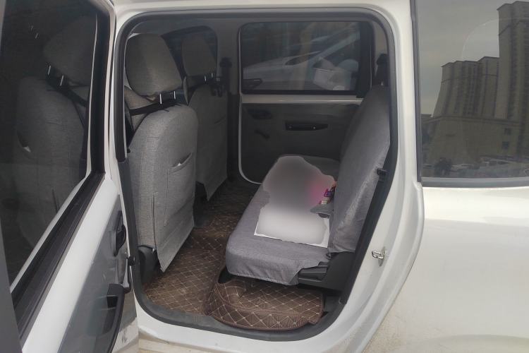 Used Wuling Hongguang New Energy 2024 All-Electric Model 300KM Standard Version Left Rear Seat