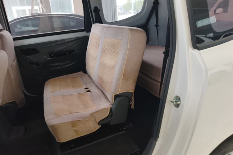 Used Wuling Hongguang New Energy 2024 All-Electric Model 300KM Standard Version Left Rear Seat
