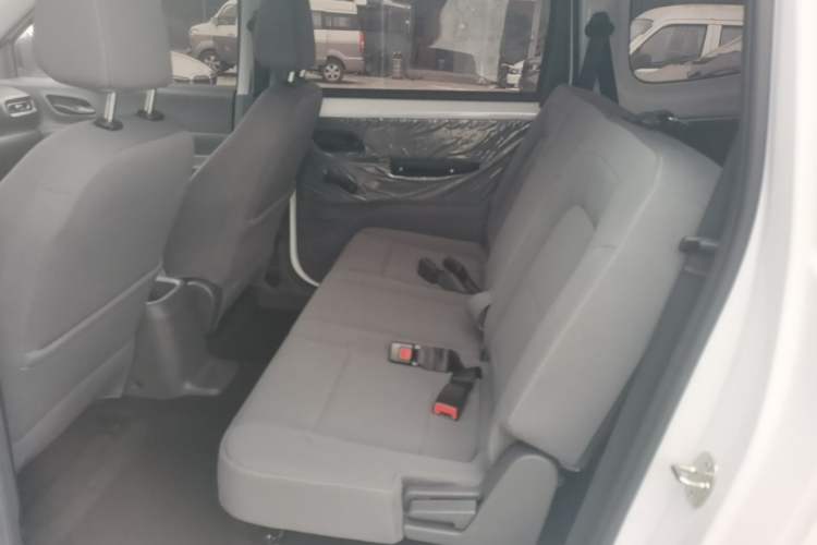Used Wuling Hongguang New Energy 2024 All-Electric Model 300KM Practical Version Left Rear Seat
