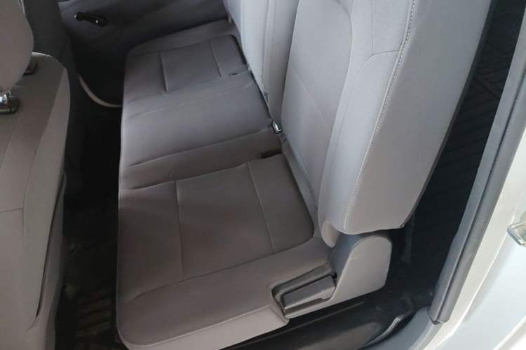 Used Wuling Hongguang New Energy 2024 All-Electric Model 300KM Practical Version Left Rear Seat