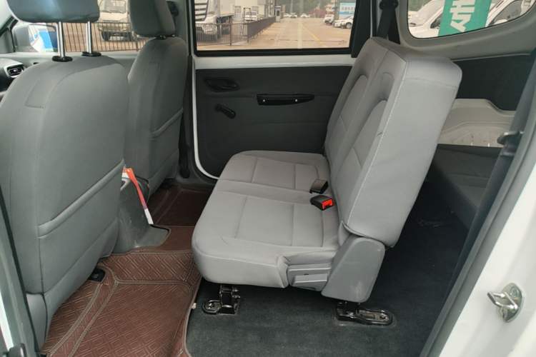 Used Wuling Hongguang New Energy 2024 All-Electric Model 300KM Practical Version Left Rear Seat