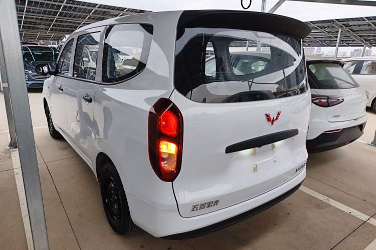 Used Wuling Hongguang New Energy 2024 All-Electric Model 300KM Standard Version Left Side