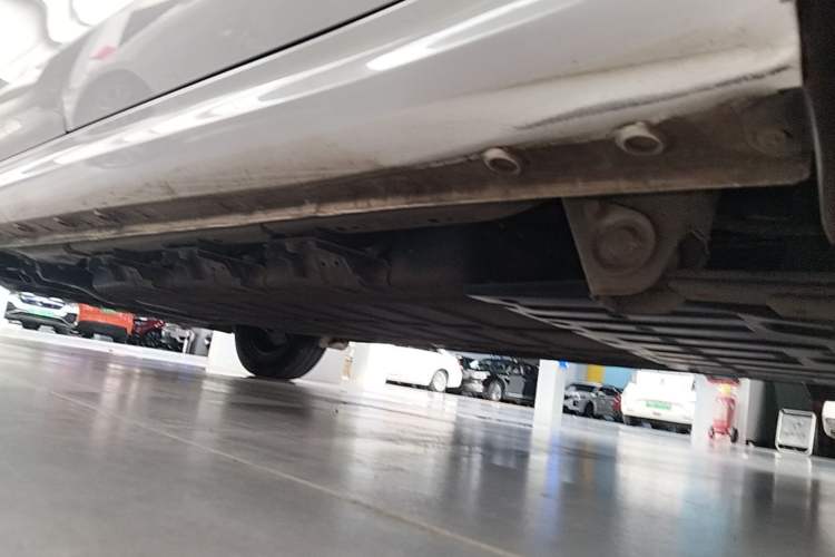 Used Wuling Hongguang New Energy 2024 All-Electric Model 300KM Standard Version Left Side Sill