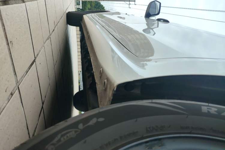 Used Wuling Hongguang New Energy 2024 All-Electric Model 300KM Practical Version Left Side Sill