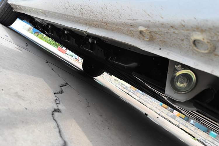 Used Wuling Hongguang New Energy 2024 All-Electric Model 300KM Standard Version Left Side Sill