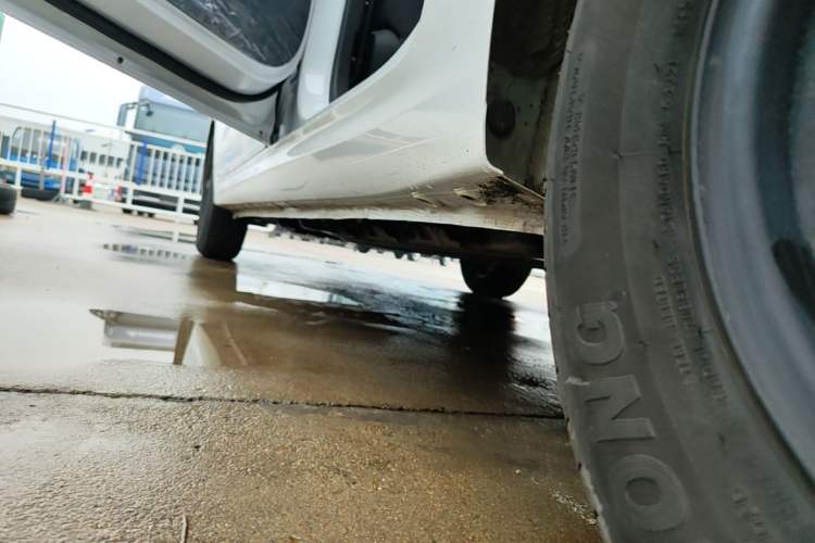 Used Wuling Hongguang New Energy 2024 All-Electric Model 300KM Practical Version Left Side Sill