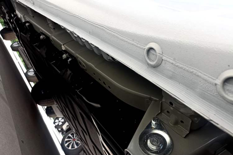 Used Wuling Hongguang New Energy 2024 All-Electric Model 300KM Standard Version Left Side Sill