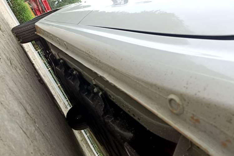 Used Wuling Hongguang New Energy 2024 All-Electric Model 300KM Standard Version Left Side Sill