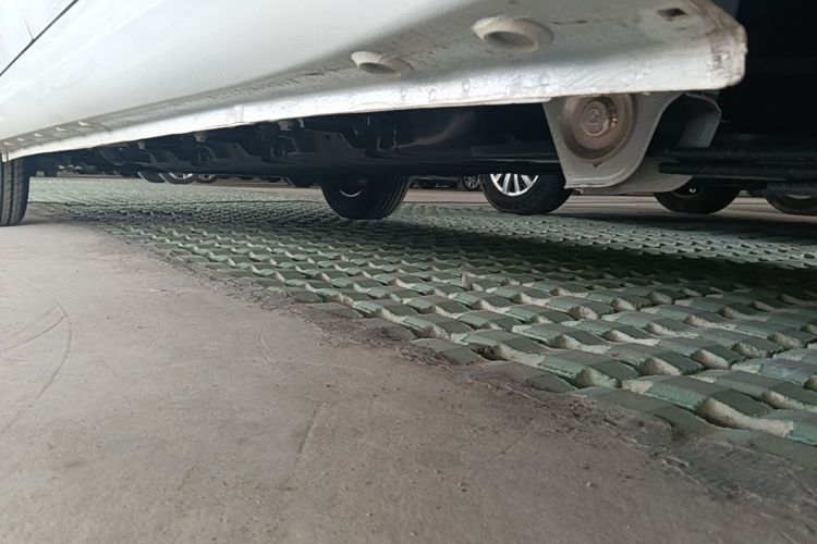 Used Wuling Hongguang New Energy 2024 All-Electric Model 300KM Standard Version Left Side Sill