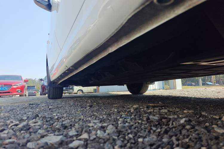 Used Wuling Hongguang New Energy 2024 All-Electric Model 300KM Practical Version Left Side Sill