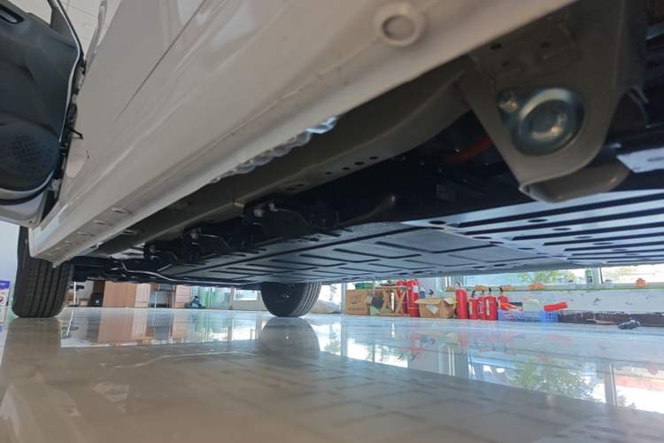 Used Wuling Hongguang New Energy 2024 All-Electric Model 300KM Practical Version Left Side Sill