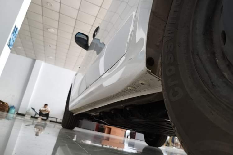 Used Wuling Hongguang New Energy 2024 All-Electric Model 300KM Standard Version Left Side Sill