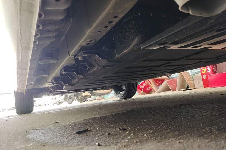 Used Wuling Hongguang New Energy 2024 All-Electric Model 300KM Standard Version Left Side Sill