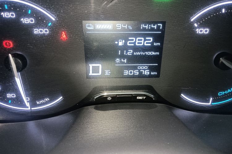 Used Wuling Hongguang New Energy 2024 All-Electric Model 300KM Standard Version Odometer Close Up