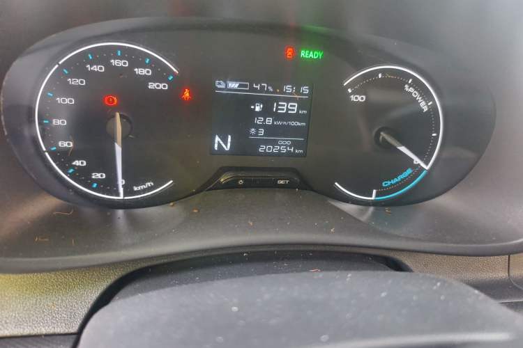 Used Wuling Hongguang New Energy 2024 All-Electric Model 300KM Standard Version Odometer Close Up