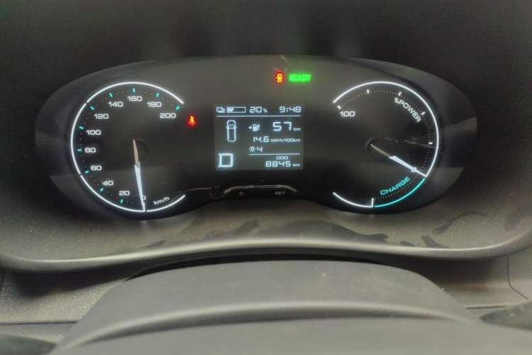 Used Wuling Hongguang New Energy 2024 All-Electric Model 300KM Standard Version Odometer Close Up