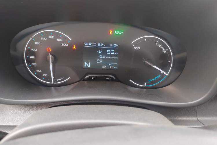 Used Wuling Hongguang New Energy 2024 All-Electric Model 300KM Standard Version Odometer Close Up