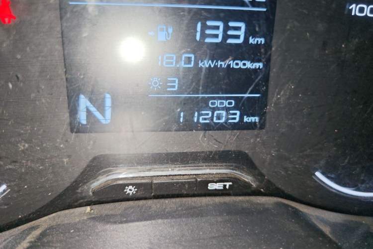 Used Wuling Hongguang New Energy 2024 All-Electric Model 300KM Standard Version Odometer Close Up