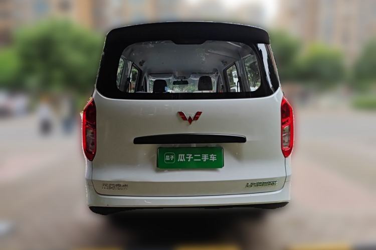 Used Wuling Hongguang New Energy 2024 All-Electric Model 300KM Practical Version Rear