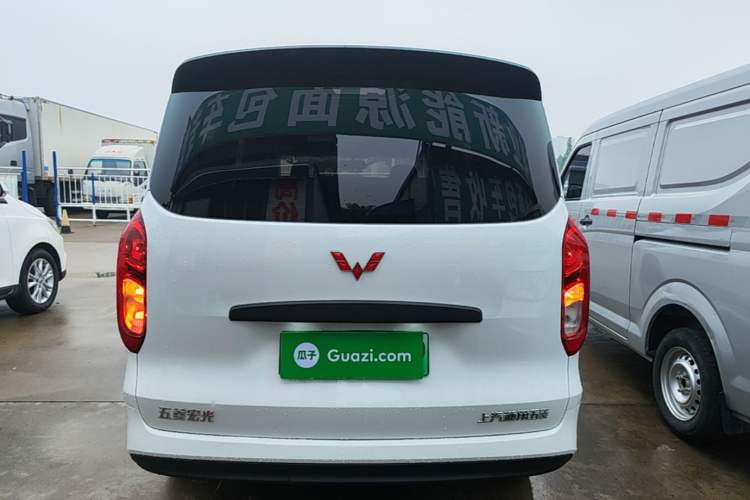 Used Wuling Hongguang New Energy 2024 All-Electric Model 300KM Practical Version Rear