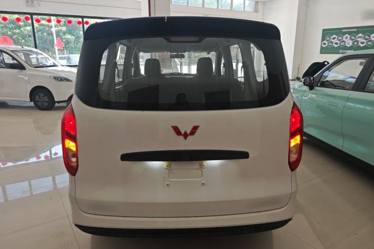 Used Wuling Hongguang New Energy 2024 All-Electric Model 300KM Practical Version Rear