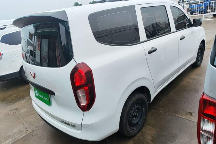 Used Wuling Hongguang New Energy 2024 All-Electric Model 300KM Practical Version Rear Right 45 Deg