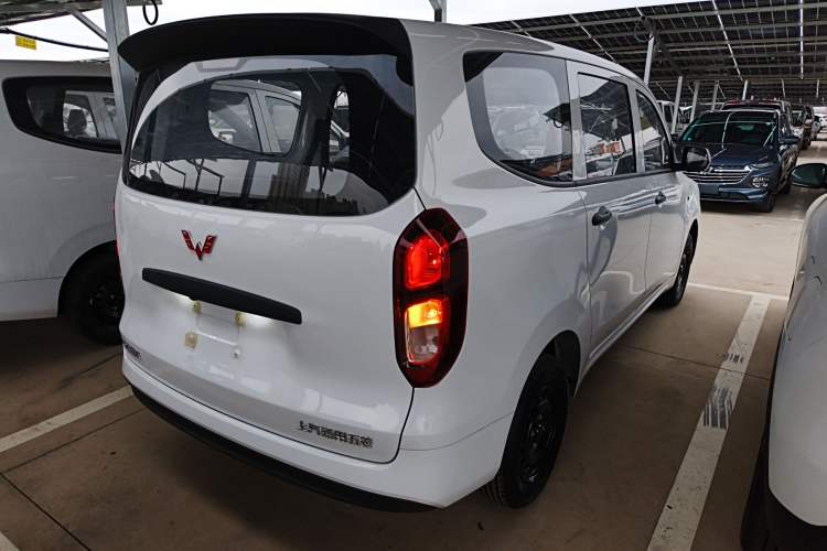 Used Wuling Hongguang New Energy 2024 All-Electric Model 300KM Standard Version Rear Right 45 Deg
