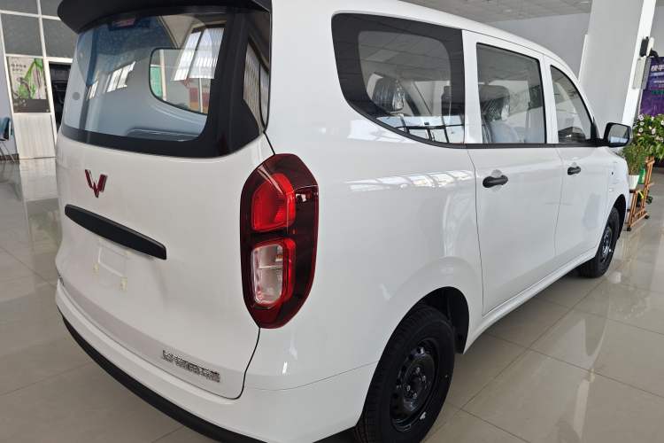Used Wuling Hongguang New Energy 2024 All-Electric Model 300KM Practical Version Rear Right 45 Deg