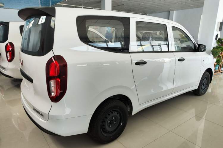 Used Wuling Hongguang New Energy 2024 All-Electric Model 300KM Standard Version Rear Right 45 Deg