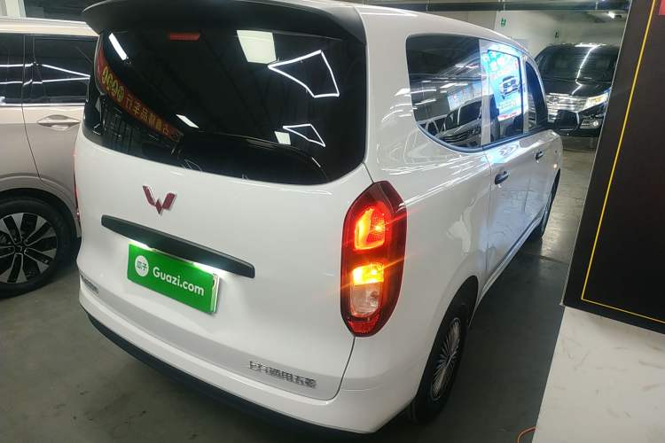Used Wuling Hongguang New Energy 2024 All-Electric Model 300KM Standard Version Rear Right 45 Deg