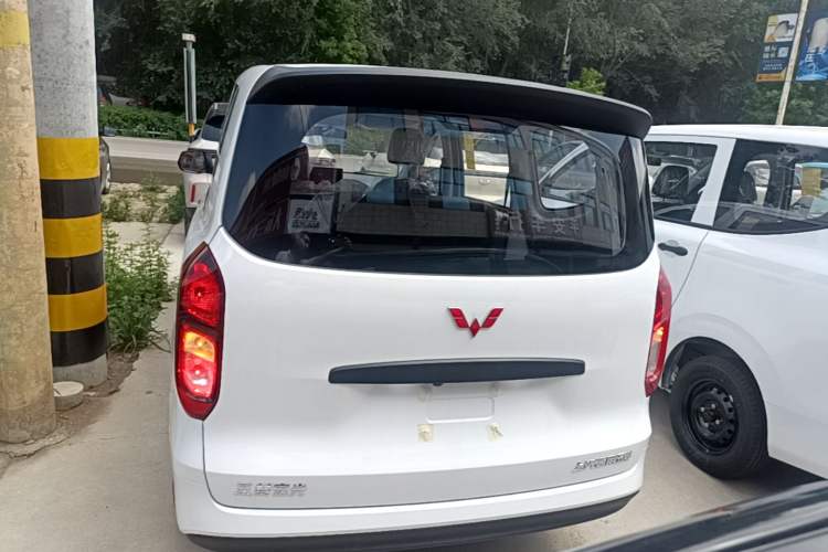 Used Wuling Hongguang New Energy 2024 All-Electric Model 300KM Standard Version Rear