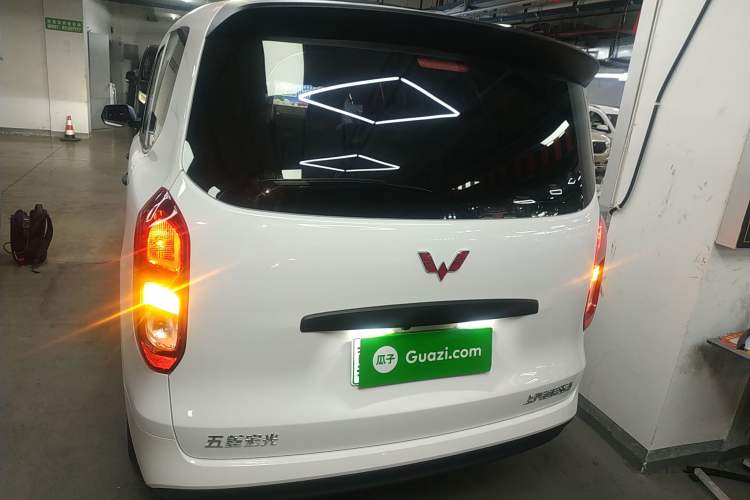 Used Wuling Hongguang New Energy 2024 All-Electric Model 300KM Standard Version Rear