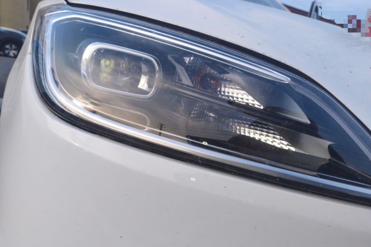 Used Wuling Hongguang New Energy 2024 All-Electric Model 300KM Practical Version Right Front Headlight