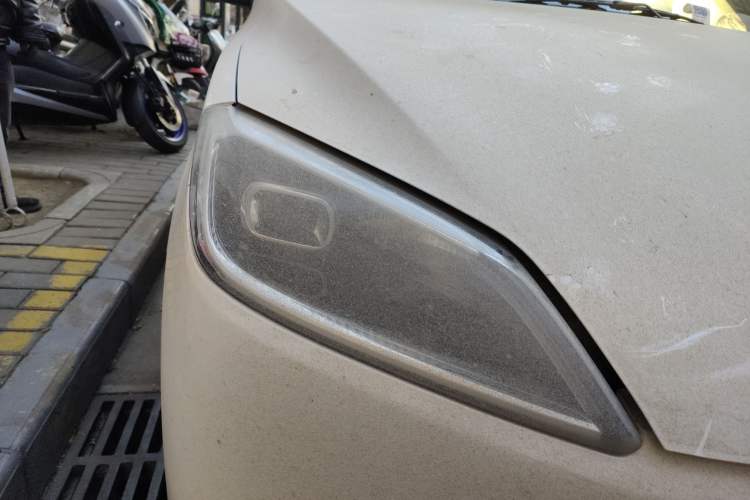 Used Wuling Hongguang New Energy 2024 All-Electric Model 300KM Practical Version Right Front Headlight