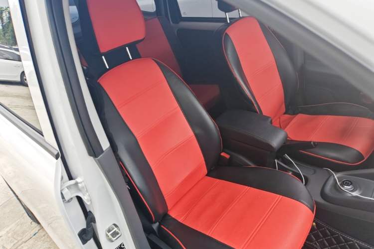 Used Wuling Hongguang New Energy 2024 All-Electric Model 300KM Standard Version Right Front Seat