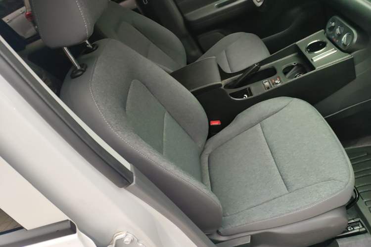 Used Wuling Hongguang New Energy 2024 All-Electric Model 300KM Practical Version Right Front Seat