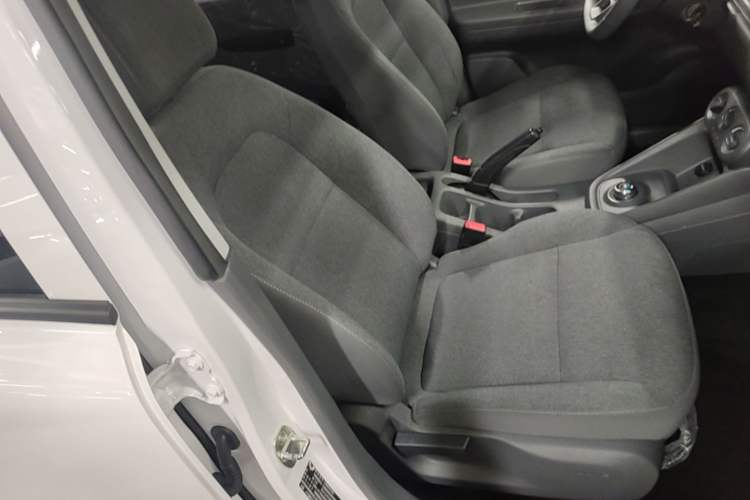 Used Wuling Hongguang New Energy 2024 All-Electric Model 300KM Standard Version Right Front Seat
